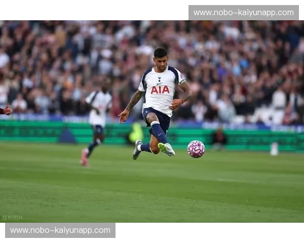 罗梅罗VS全世界：在防守的废墟上，重塑“硬汉”的极致美学